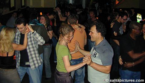 Salsa in der Central Bar, Giessen