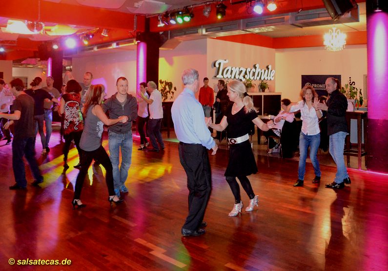 Salsa mit Marion Morena in der Tanzschule am Deutschen Theater in Mnchen